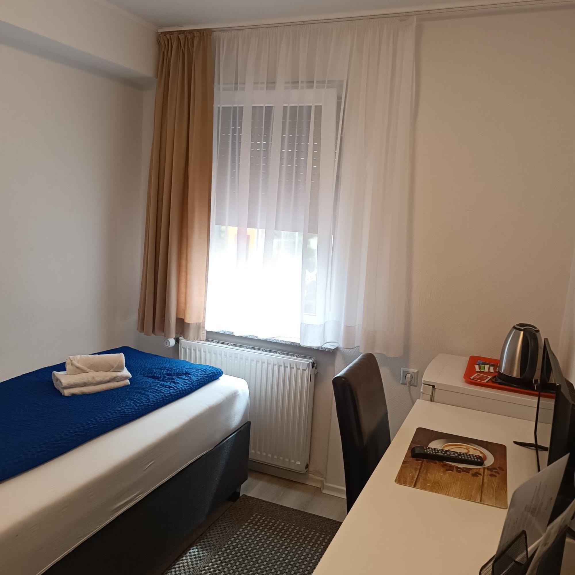 Hotel Hasselberg Кайзерслаутерн Екстериор снимка