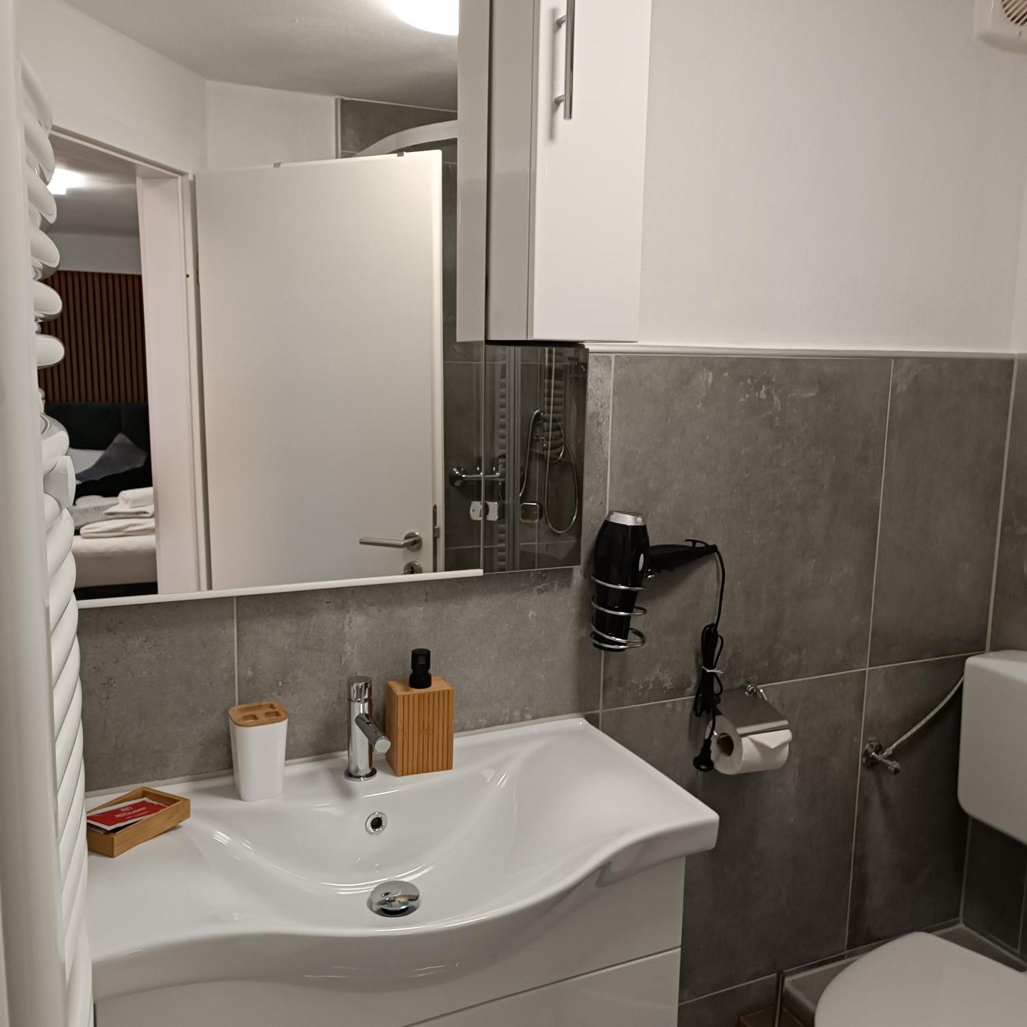 Hotel Hasselberg Кайзерслаутерн Екстериор снимка